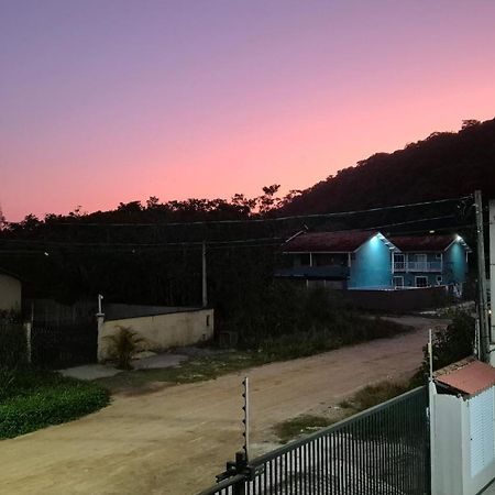 Kitnet Aconchegante Praia De Maranduba Lägenhet Ubatuba Exteriör bild
